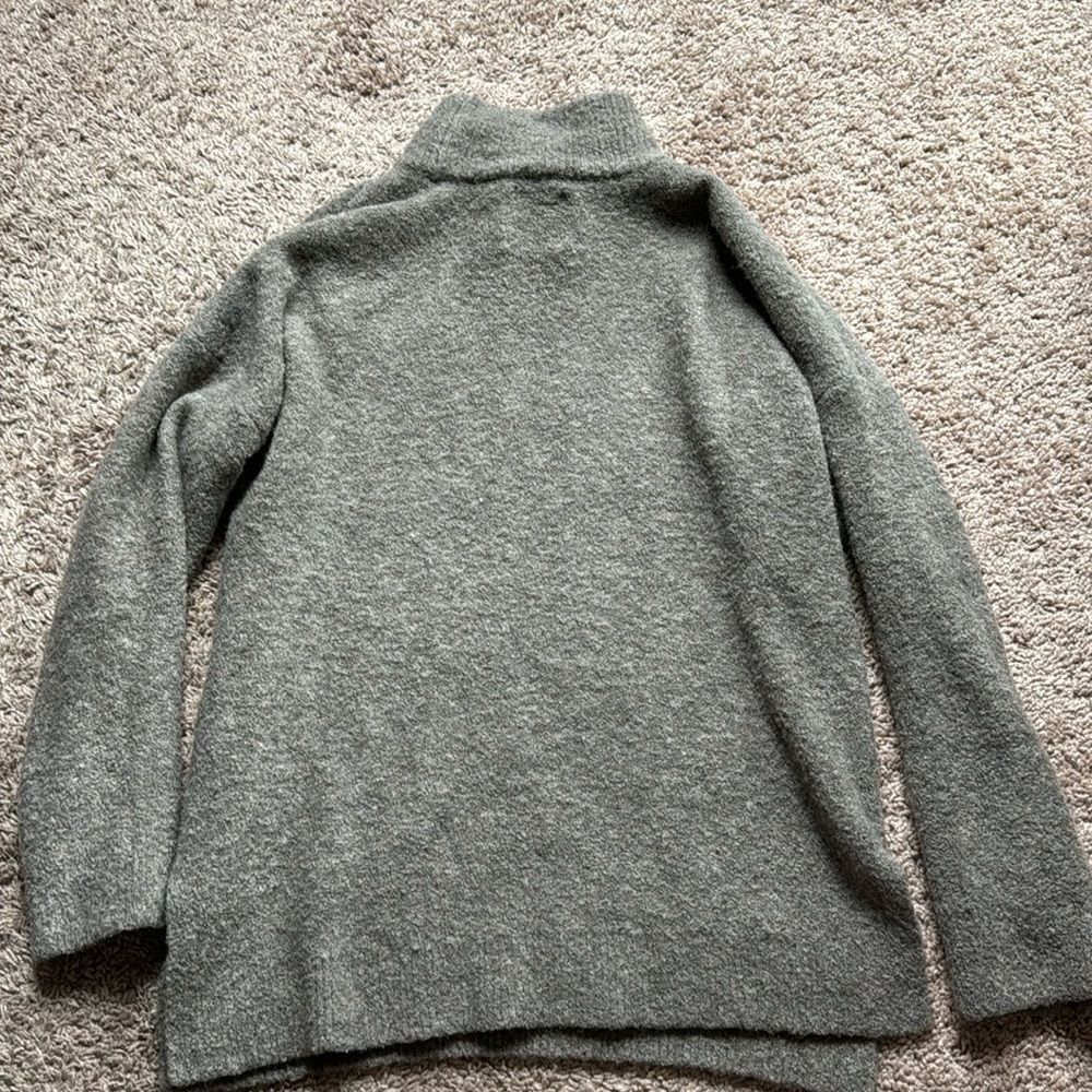 Abercrombie & Fitch Sweater - Picture 3 of 3